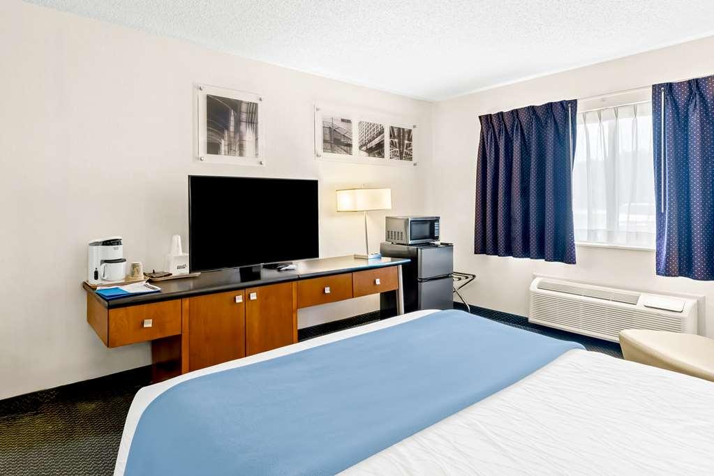 Americas Best Value Inn & Suites - Tahquamenon Country Newberry Стая снимка