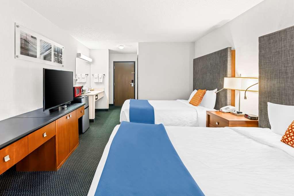 Americas Best Value Inn & Suites - Tahquamenon Country Newberry Стая снимка