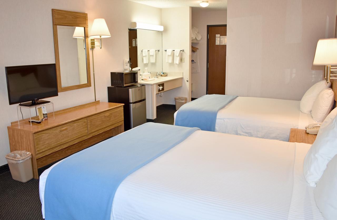 Americas Best Value Inn & Suites - Tahquamenon Country Newberry Екстериор снимка