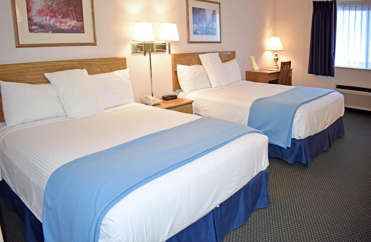 Americas Best Value Inn & Suites - Tahquamenon Country Newberry Екстериор снимка