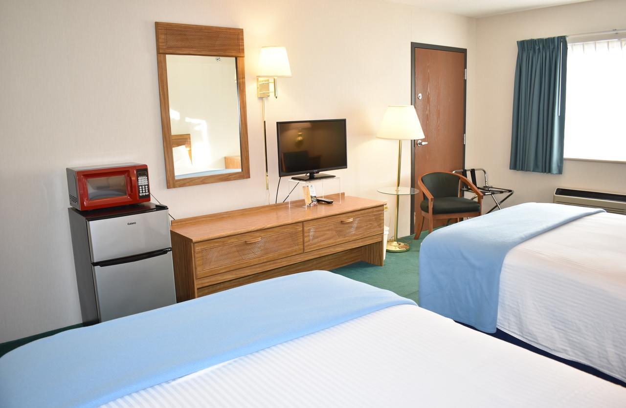 Americas Best Value Inn & Suites - Tahquamenon Country Newberry Екстериор снимка